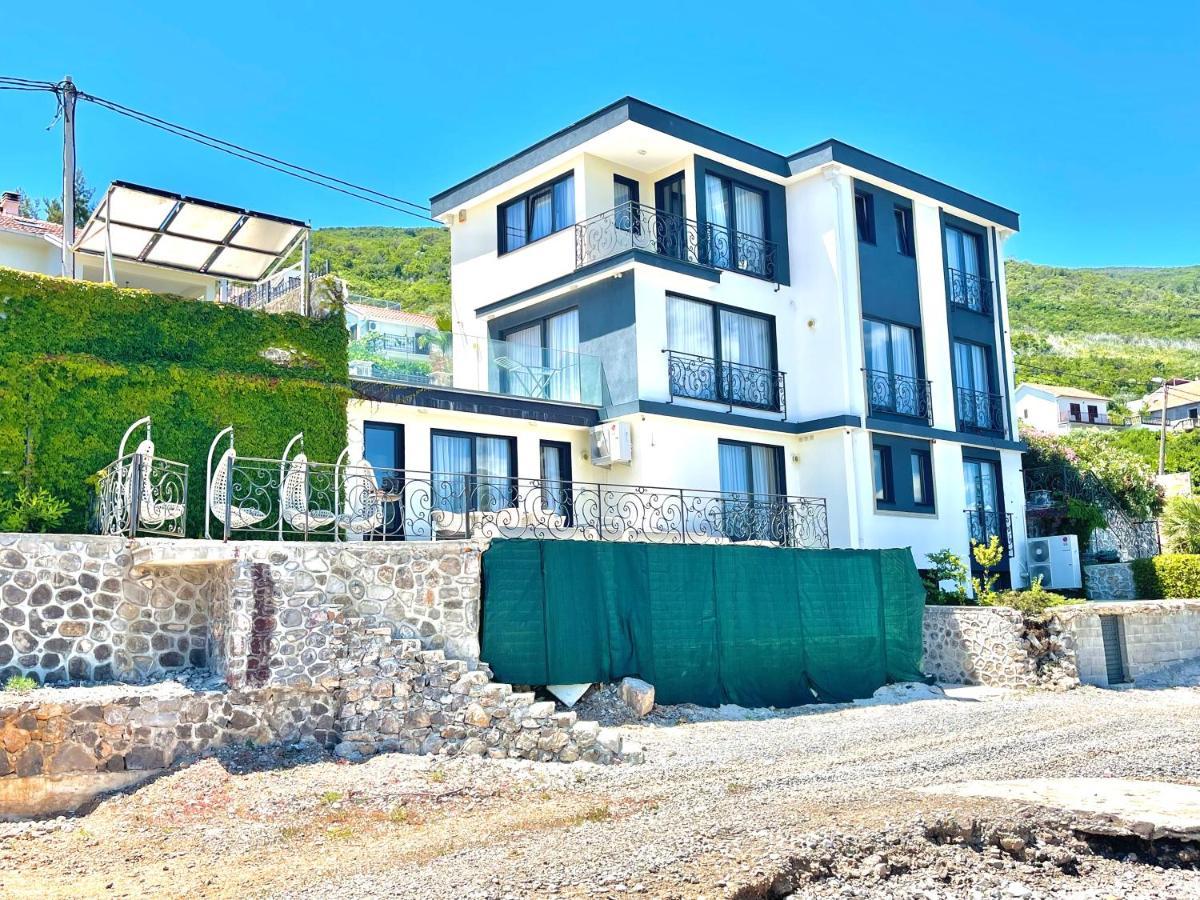Beachfront Villa Pearl Of Adria Krašići Exterior photo