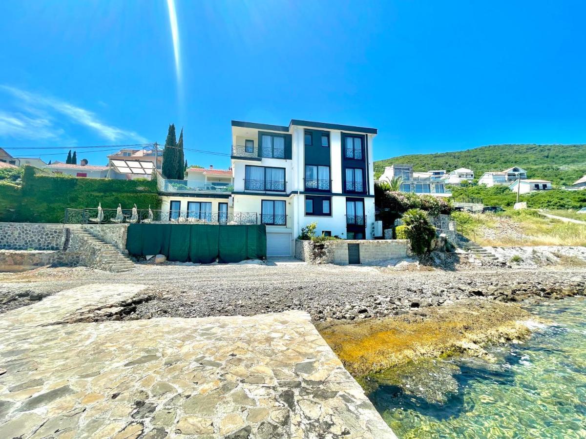 Beachfront Villa Pearl Of Adria Krašići Exterior photo